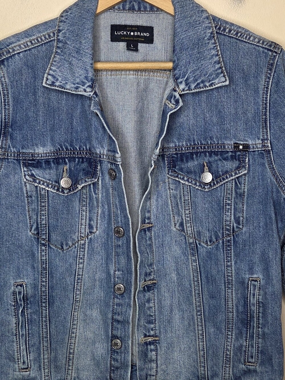 Lucky Brand The Tomboy Trucker Denim Jean Jacket Size Large 100% Cotton - Picture 2 of 5